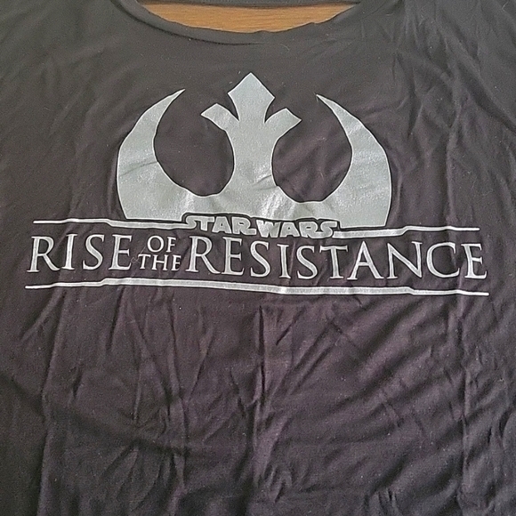 Disney's Star Wars Rise of the Resistance Tee 🩶🖤 - Picture 2 of 9